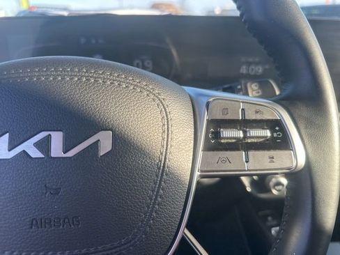 Used 2024 Kia Telluride S image 20