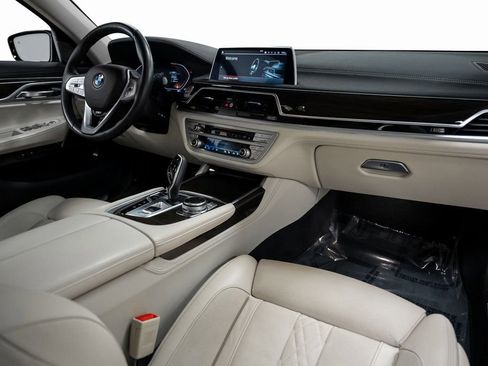 Used 2020 BMW 740i w/ Premium Package image 54