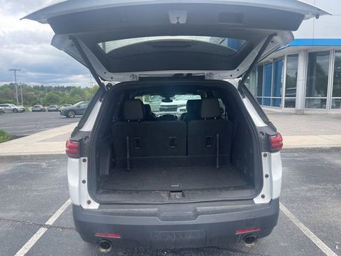 Used 2023 Chevrolet Traverse LT AWD/4WD image 9