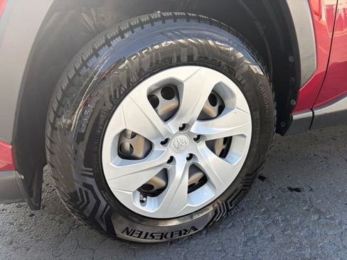 Used 2020 Toyota RAV4 LE w/ All Weather Liner Package AWD/4WD image 26