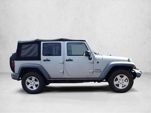 Used 2018 Jeep Wrangler Unlimited Sport S AWD/4WD image 14