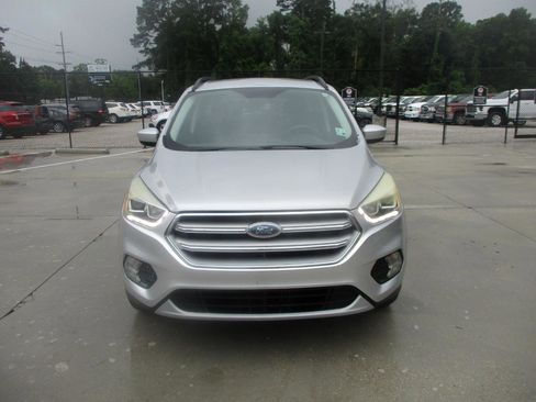 Used 2017 Ford Escape SE w/ SE Leather Comfort Package FWD image 19