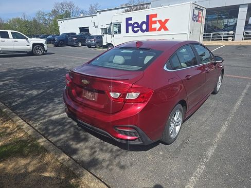 Used 2017 Chevrolet Cruze LT w/ Convenience Package image 3