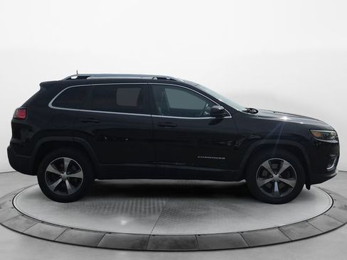 Used 2019 Jeep Cherokee Limited w/ Technology Group AWD/4WD image 6