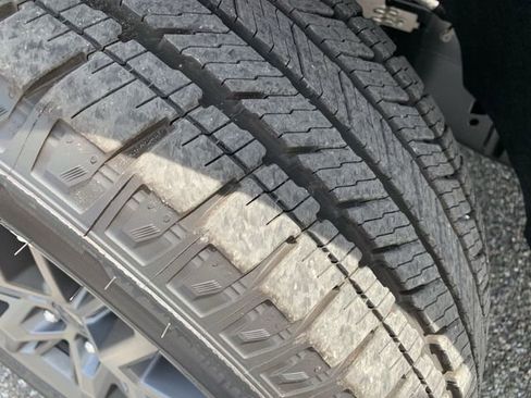 New 2025 Ford Expedition Max Platinum w/ Stealth Performance Package image 36