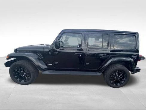 Used 2021 Jeep Wrangler Unlimited Sahara AWD/4WD image 4