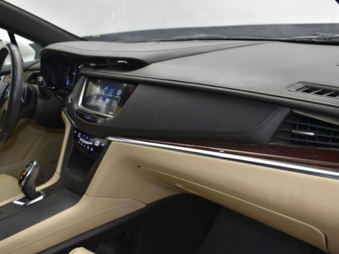 Used 2018 Cadillac XT5 Luxury image 24
