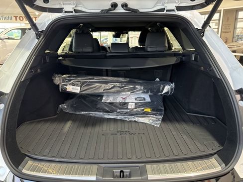 New 2025 Toyota Crown Signia image 25