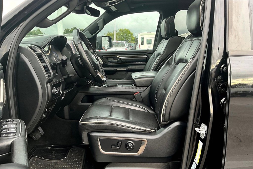 Used 2020 RAM 1500 Limited w/ Black Appearance Package AWD/4WD image 27