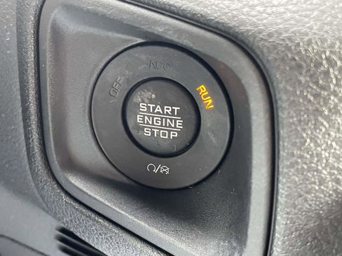 Used 2024 Jeep Wrangler Sport S image 9