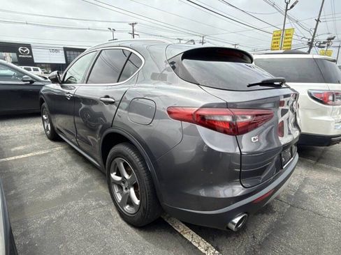 Used 2018 Alfa Romeo Stelvio AWD image 7