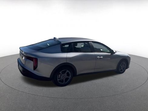 Used 2025 Kia K4 LXS image 14