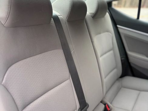Used 2019 Hyundai Elantra SEL image 12