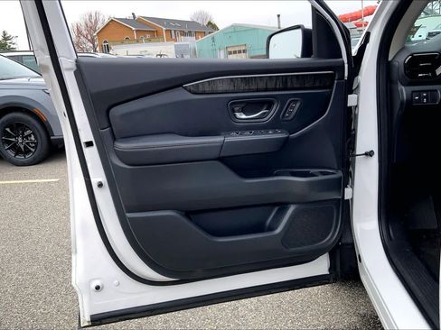 Used 2023 Honda Pilot Elite image 22