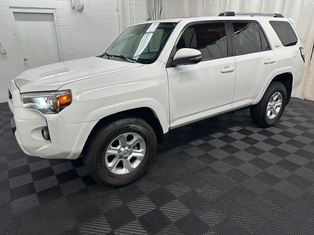 Used 2023 Toyota 4Runner SR5 Premium w/ Moonroof Package AWD/4WD image 5