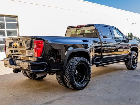 Used 2024 Chevrolet Silverado 3500 High Country w/ Technology Package image 10