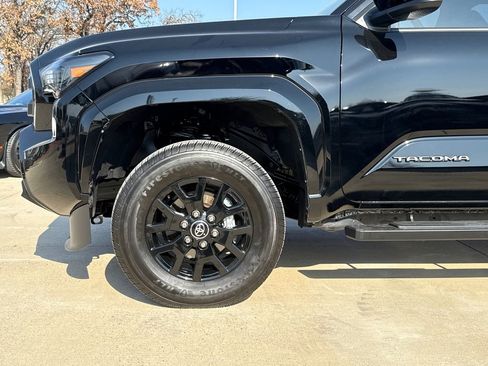 Used 2025 Toyota Tacoma SR5 image 5