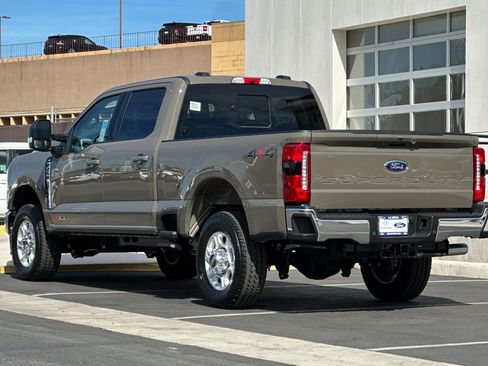 New 2026 Ford F250 XLT w/ XLT Premium Package AWD/4WD image 5