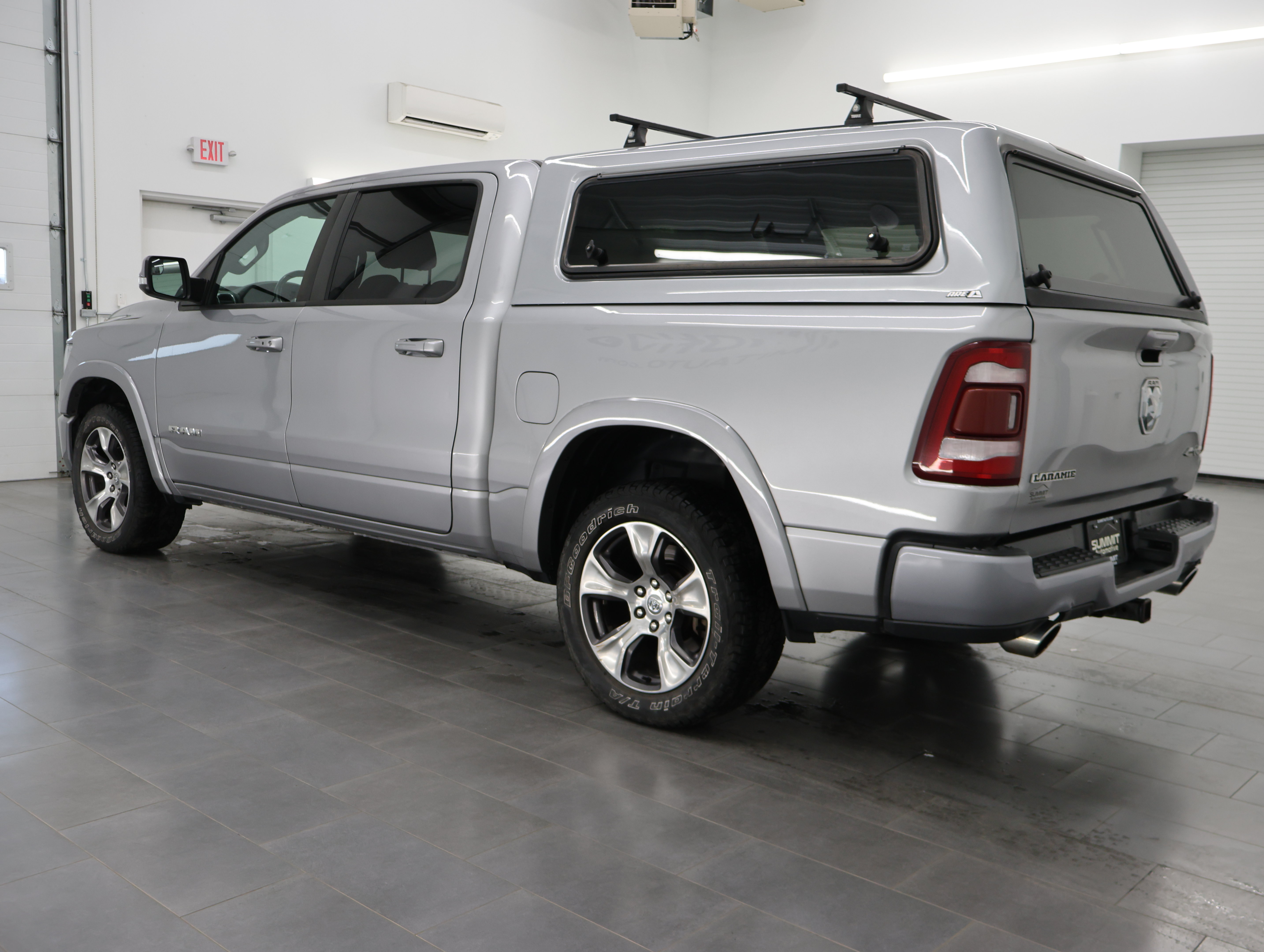 Used 2019 RAM 1500 Laramie w/ Sport Appearance Package AWD/4WD image 5