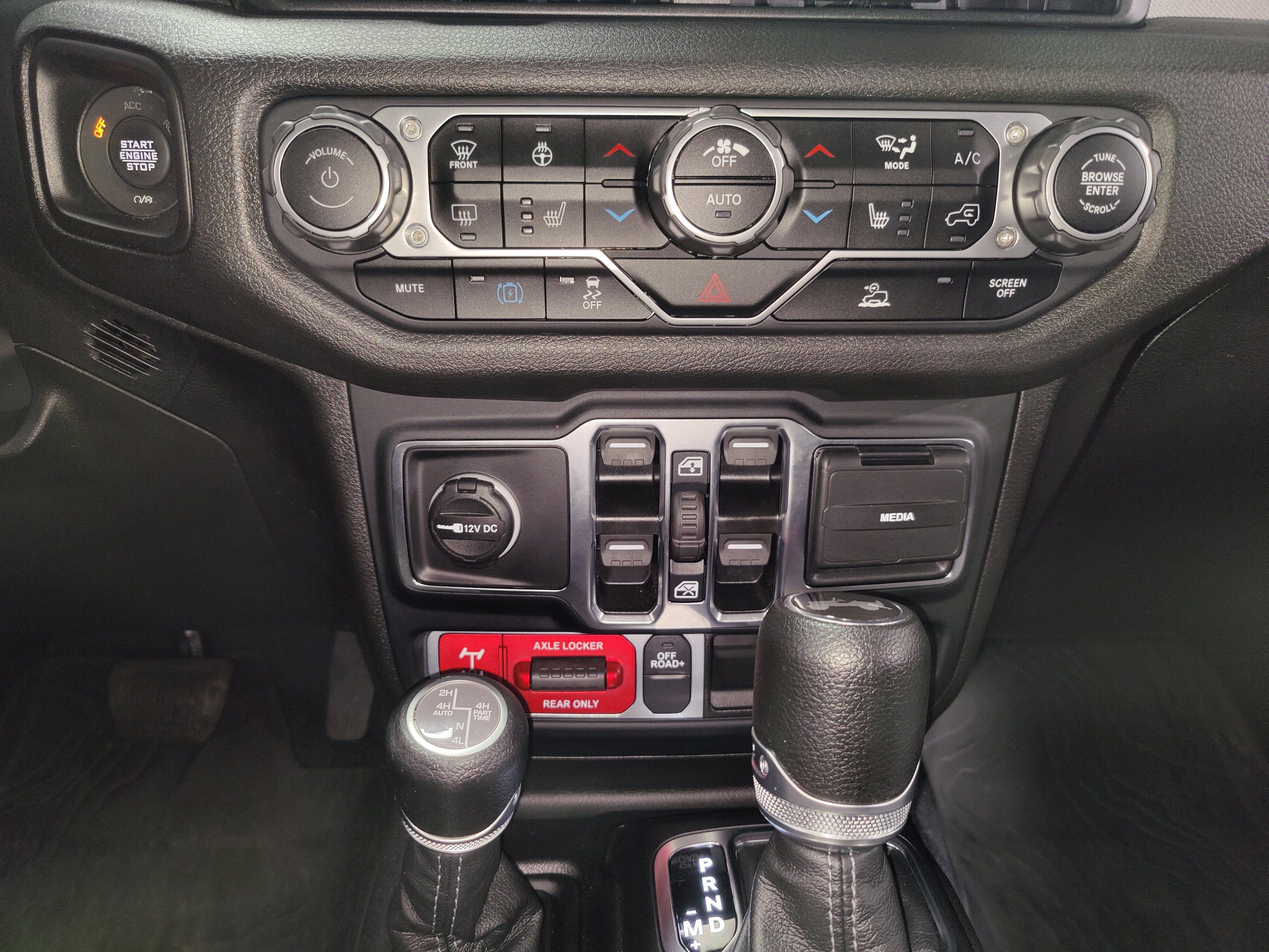 Used 2024 Jeep Wrangler Unlimited AWD/4WD image 18