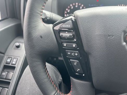Used 2025 Nissan Frontier PRO-4X image 28