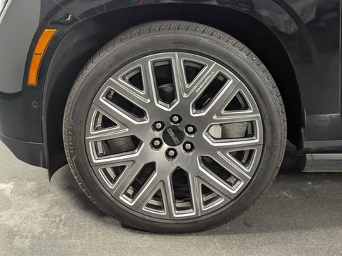 Used 2025 GMC Yukon XL Denali Ultimate AWD/4WD image 10