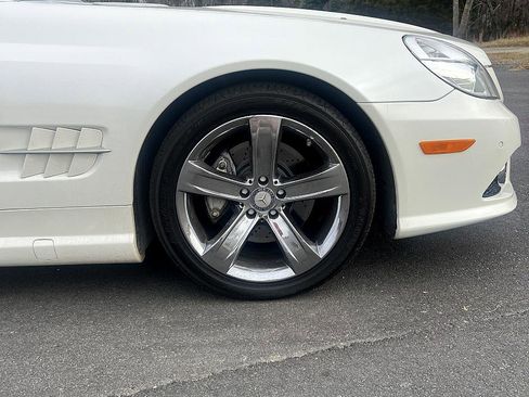 Used 2009 Mercedes-Benz SL 550 image 26