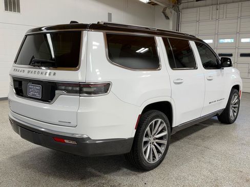 Used 2022 Jeep Grand Wagoneer Series II w/ Convenience Group III AWD/4WD image 4