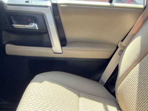 Used 2015 Toyota 4Runner SR5 image 30