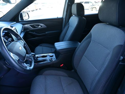 Used 2023 Chevrolet Traverse LT image 24
