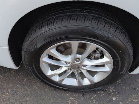 Used 2021 Chrysler Pacifica Touring w/ Cold Weather Group image 10