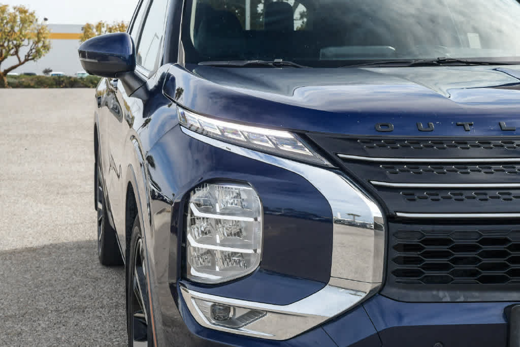Used 2023 Mitsubishi Outlander SE FWD image 4