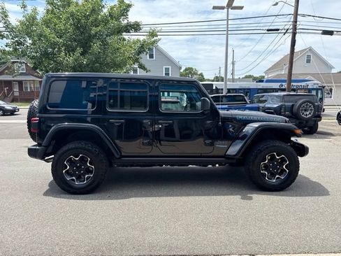 Used 2022 Jeep Wrangler Unlimited Rubicon 4xe w/ Cold Weather Group AWD/4WD image 5