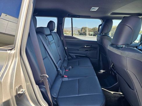 Used 2025 Lexus GX 550 AWD/4WD image 12
