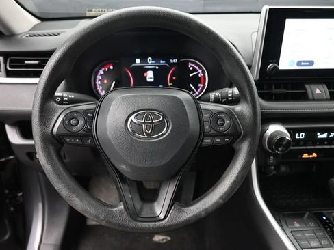 Used 2025 Toyota RAV4 XLE AWD/4WD image 11