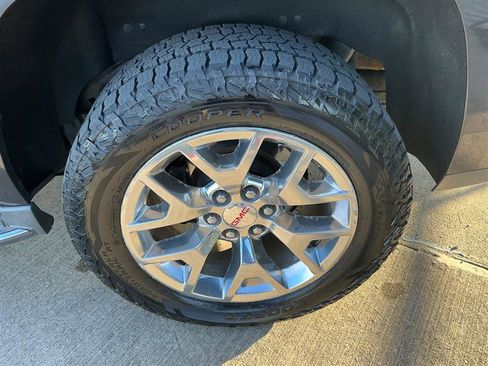 Used 2016 GMC Yukon XL SLT w/ Open Road Package image 25