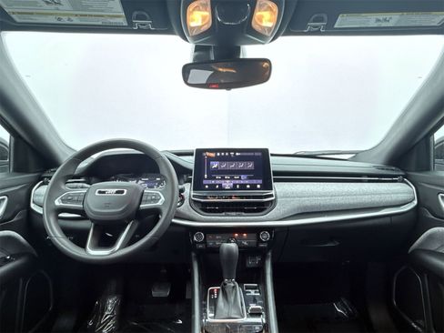 Used 2024 Jeep Compass Sport image 19