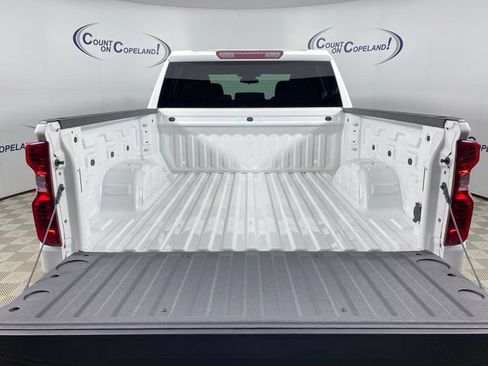 Used 2023 Chevrolet Silverado 1500 LT AWD/4WD image 26