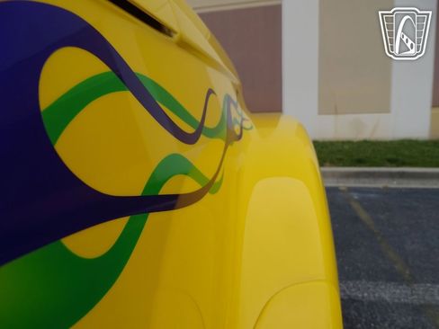 Used 2004 Chevrolet SSR w/ Preferred Equipment Group image 38