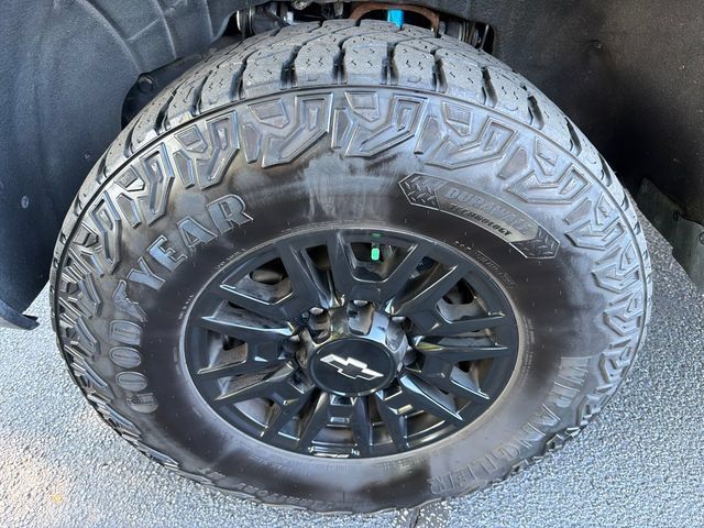 Used 2024 Chevrolet Silverado 2500 ZR2 AWD/4WD image 11