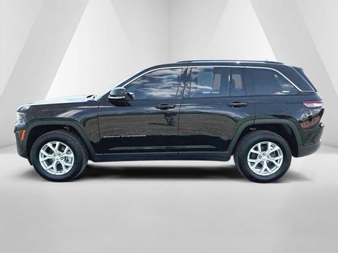 Used 2023 Jeep Grand Cherokee Limited AWD/4WD image 4