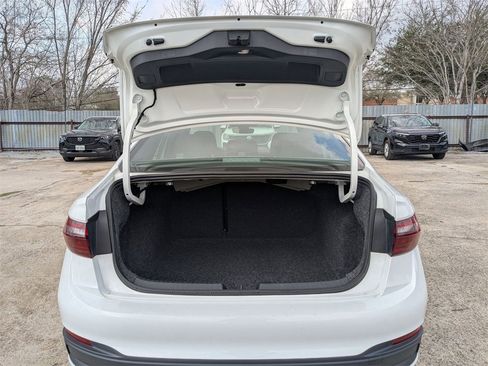 Used 2025 Volkswagen Jetta Sport image 9