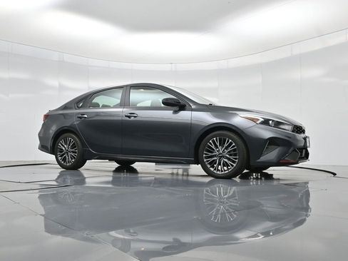 Used 2024 Kia Forte GT-Line image 38