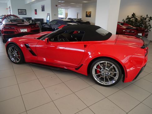 Used 2019 Chevrolet Corvette Grand Sport RWD image 4