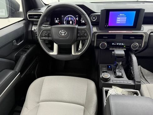 New 2026 Toyota 4Runner SR5 AWD/4WD image 32