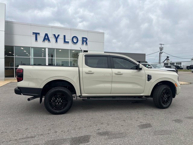 Used 2025 Ford Ranger Lariat w/ Black Appearance Package RWD image 20