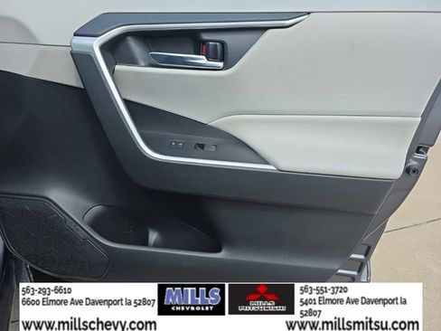 Used 2020 Toyota RAV4 XLE AWD/4WD image 21