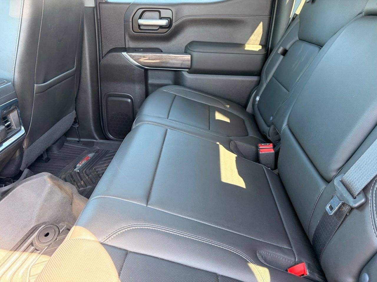 Used 2020 Chevrolet Silverado 1500 LTZ w/ LTZ Premium Package AWD/4WD image 15