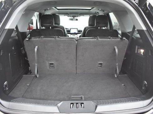 Used 2023 Ford Explorer XLT image 38