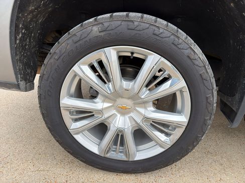 Used 2024 Chevrolet Silverado 1500 High Country w/ Technology Package AWD/4WD image 12